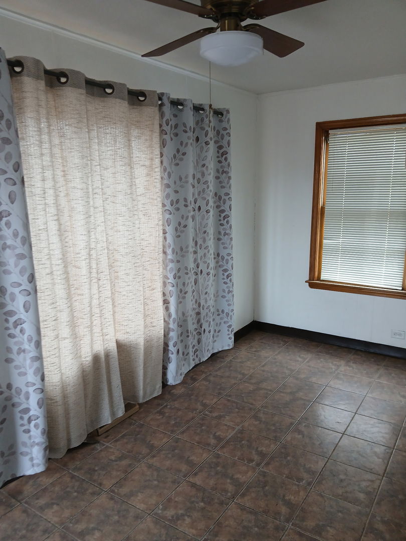 9441 S Prairie Avenue, Chicago, IL 60619