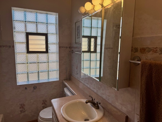 9441 S Prairie Avenue, Chicago, IL 60619