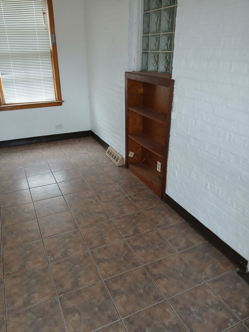 9441 S Prairie Avenue, Chicago, IL 60619