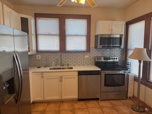 9441 S Prairie Avenue, Chicago, IL 60619