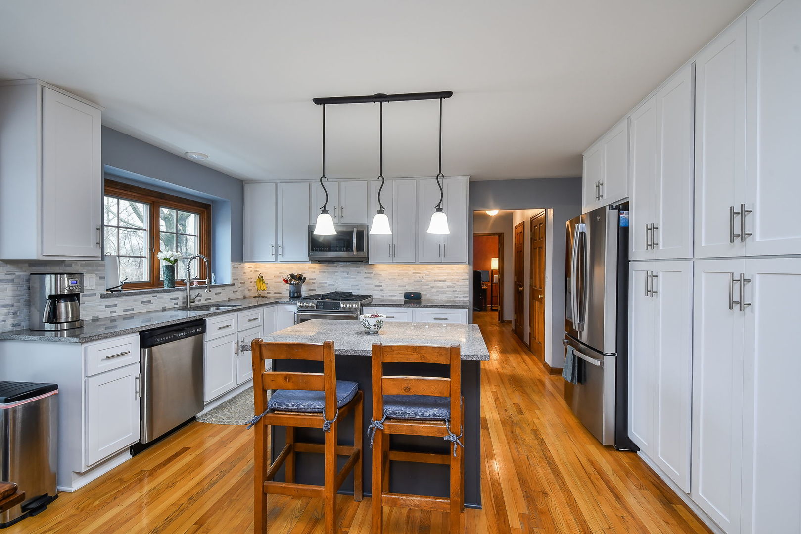 131 CHRISTINA Circle, Wheaton, IL 60189