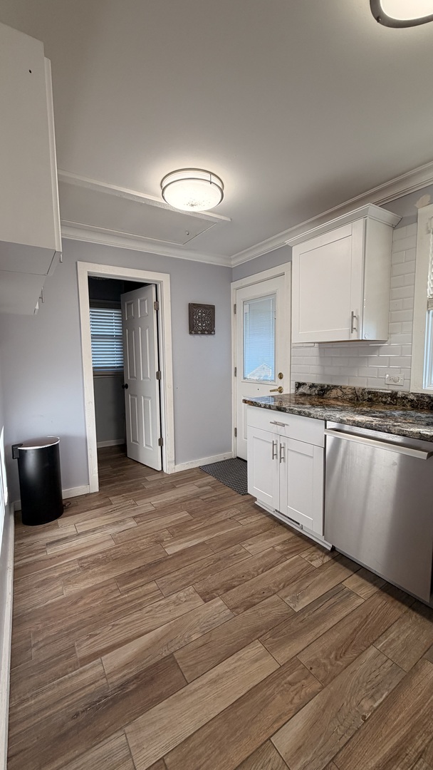 28048 N Hickory Lane, Wauconda, IL 60084