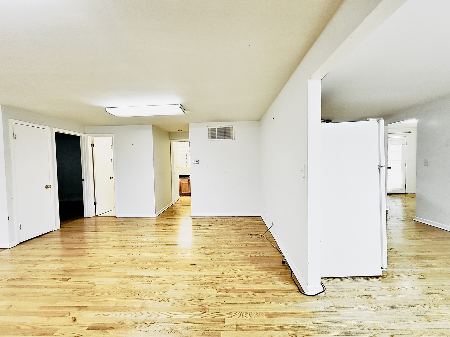 15275 W Walnut Drive, Deerfield, IL 60015