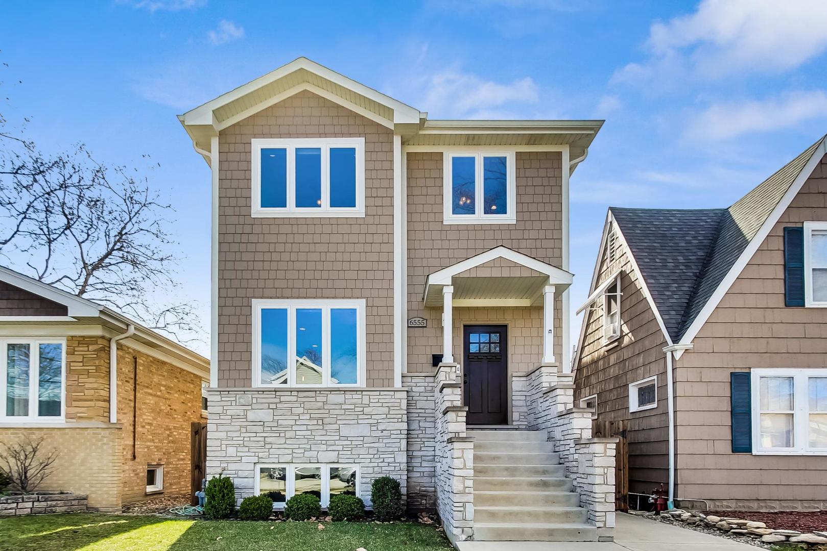 6555 N Oxford Avenue, Chicago, IL 60631