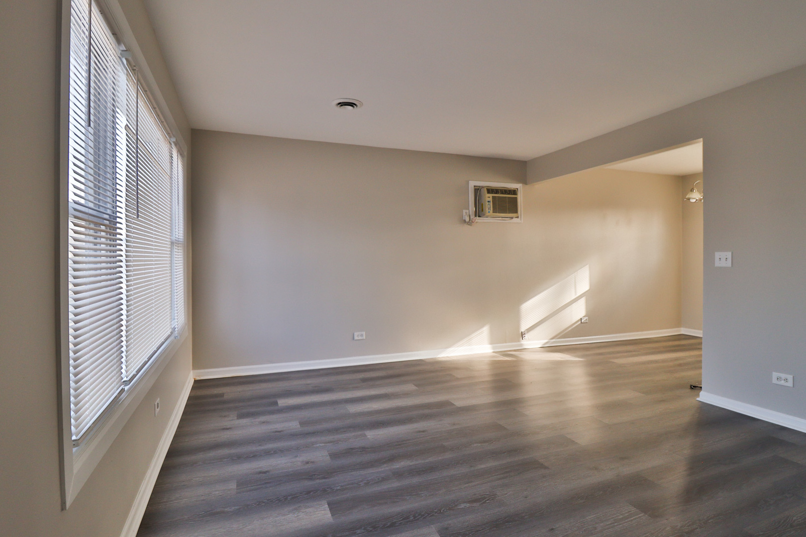 111 E 13th Street, Lombard, IL 60148