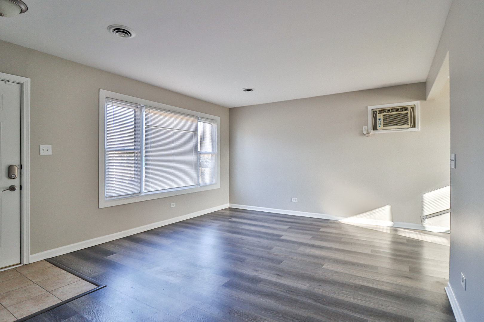 111 E 13th Street, Lombard, IL 60148