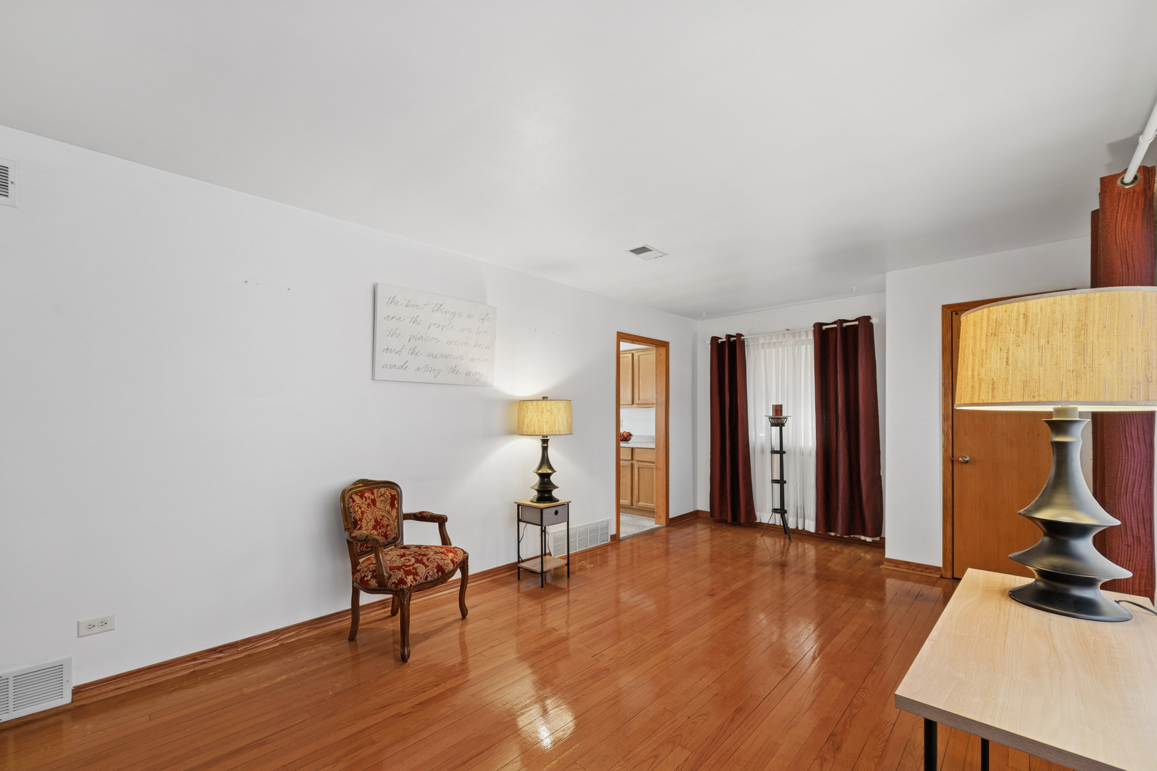 127 W Courtland Street, Mundelein, IL 60060