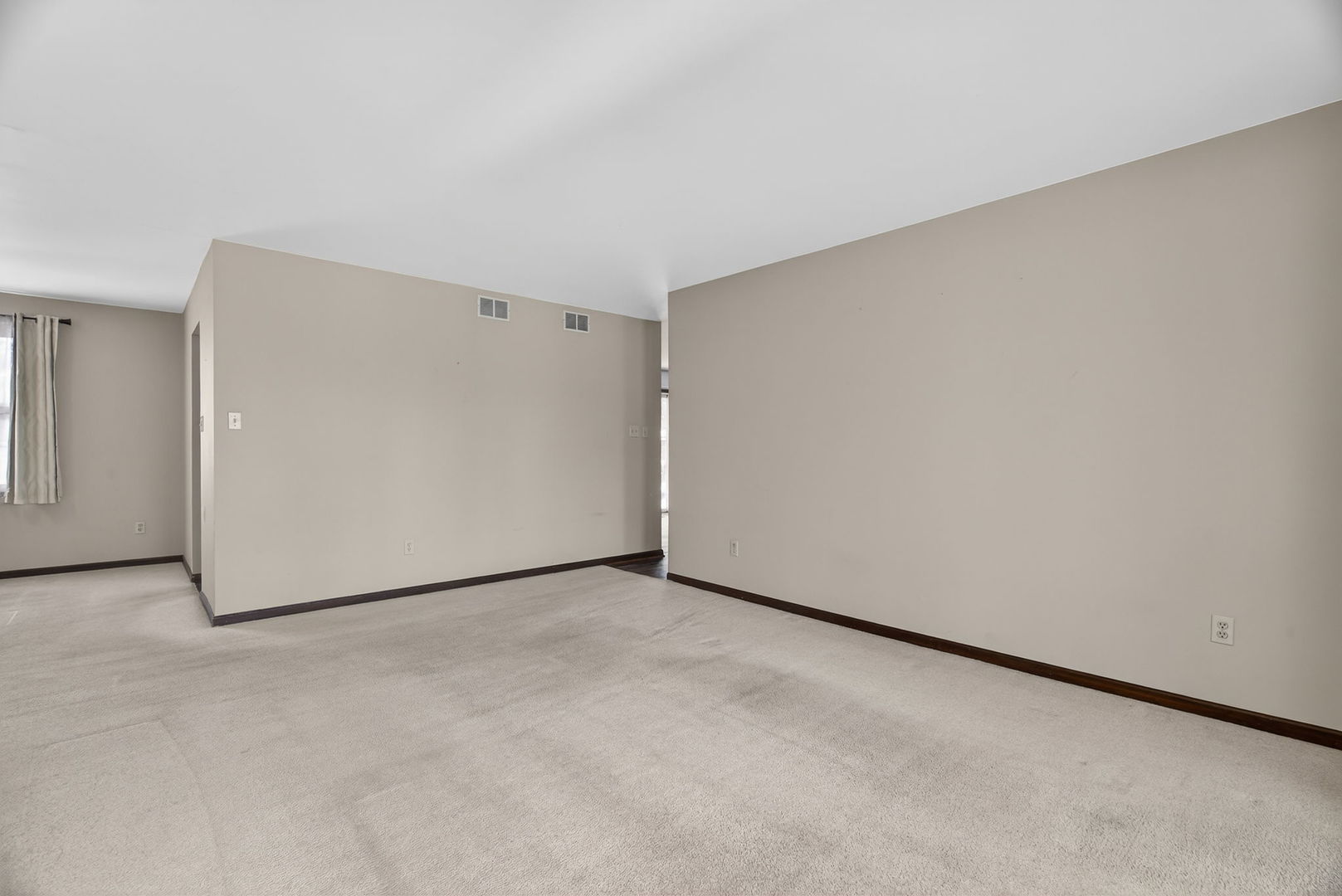 616 Ca Crest Drive, Shorewood, IL 60404