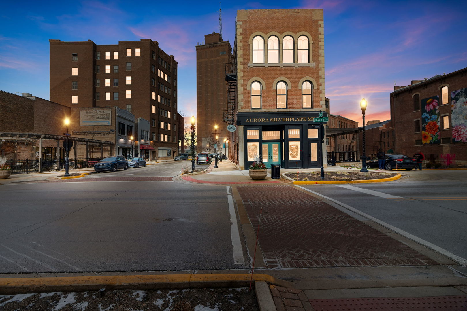 6 E Downer Place #200, Aurora, IL 60505