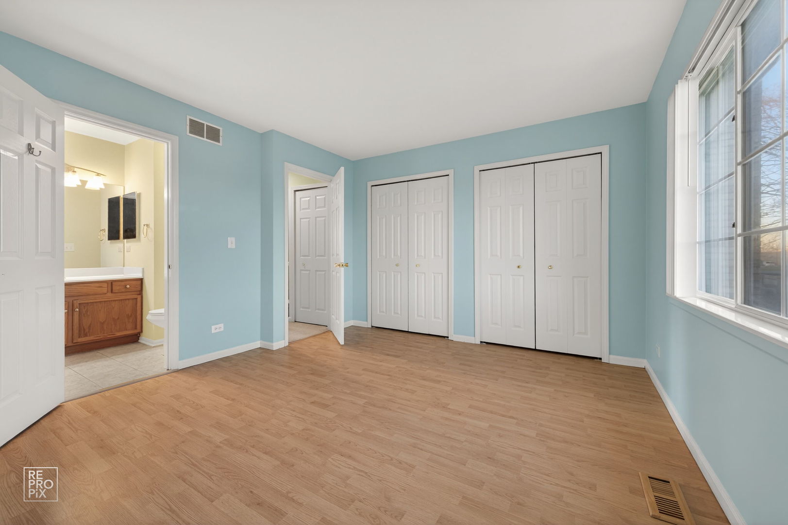 414 Lakeview Circle, Bolingbrook, IL 60440