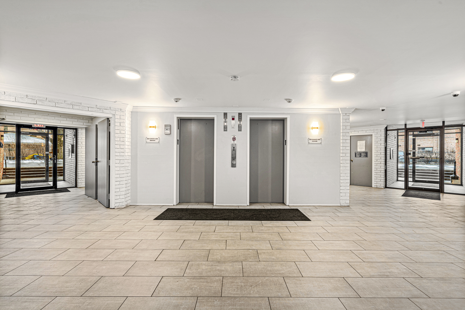 5310 N CHESTER Avenue #200, Chicago, IL 60656