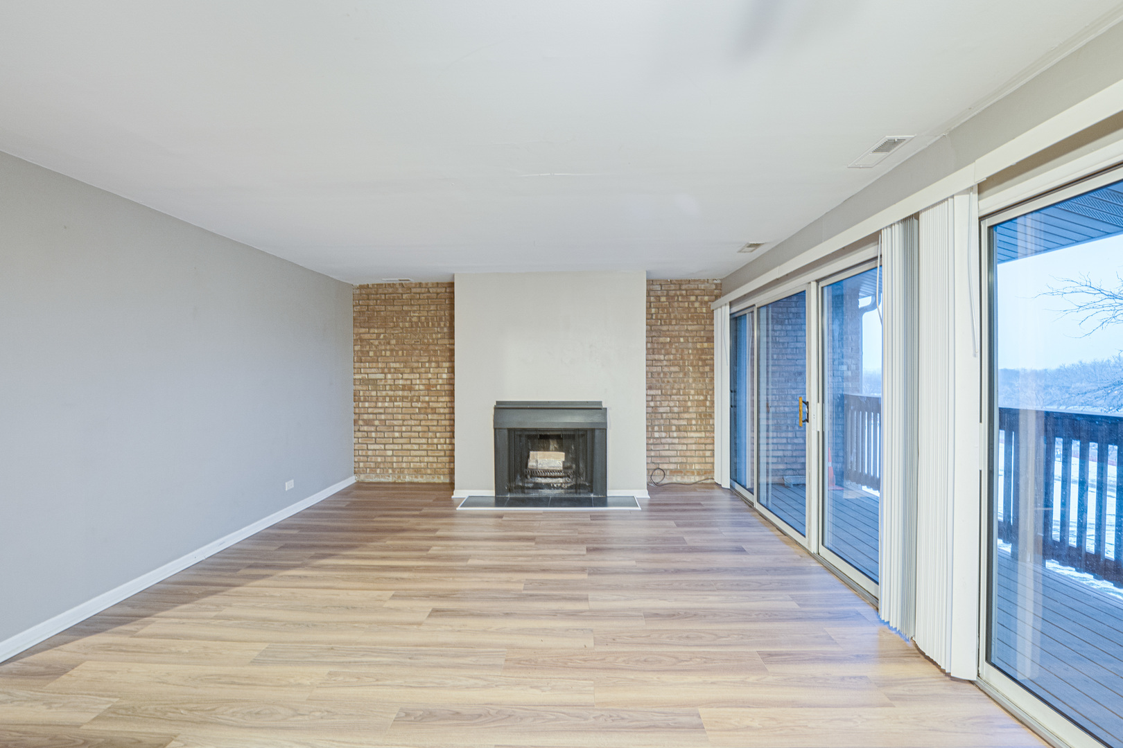 5801 Oakwood Drive #E, Lisle, IL 60532