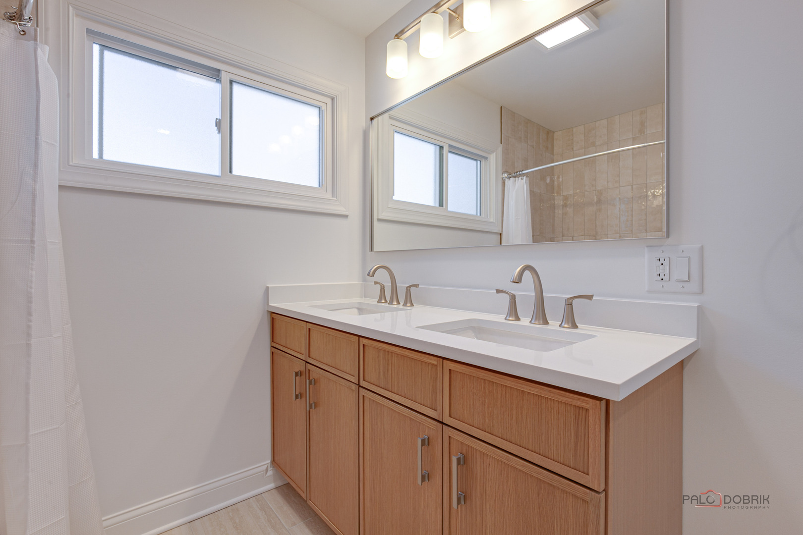 2233 Heathercliff Drive, Green Oaks, IL 60048