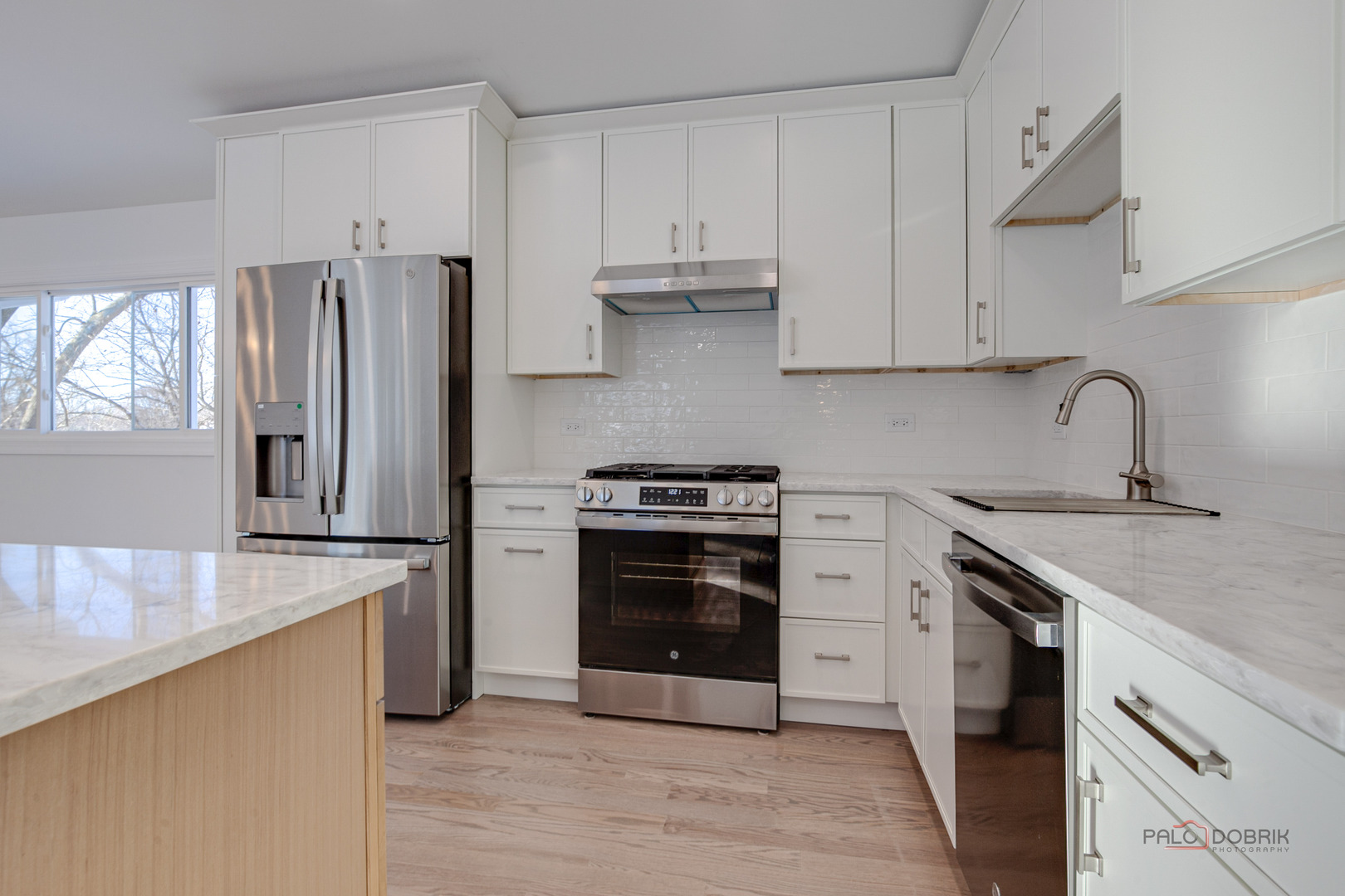 2233 Heathercliff Drive, Green Oaks, IL 60048