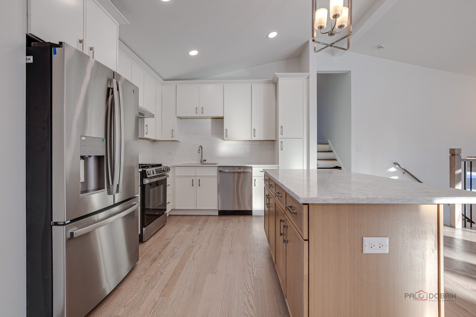 2233 Heathercliff Drive, Green Oaks, IL 60048