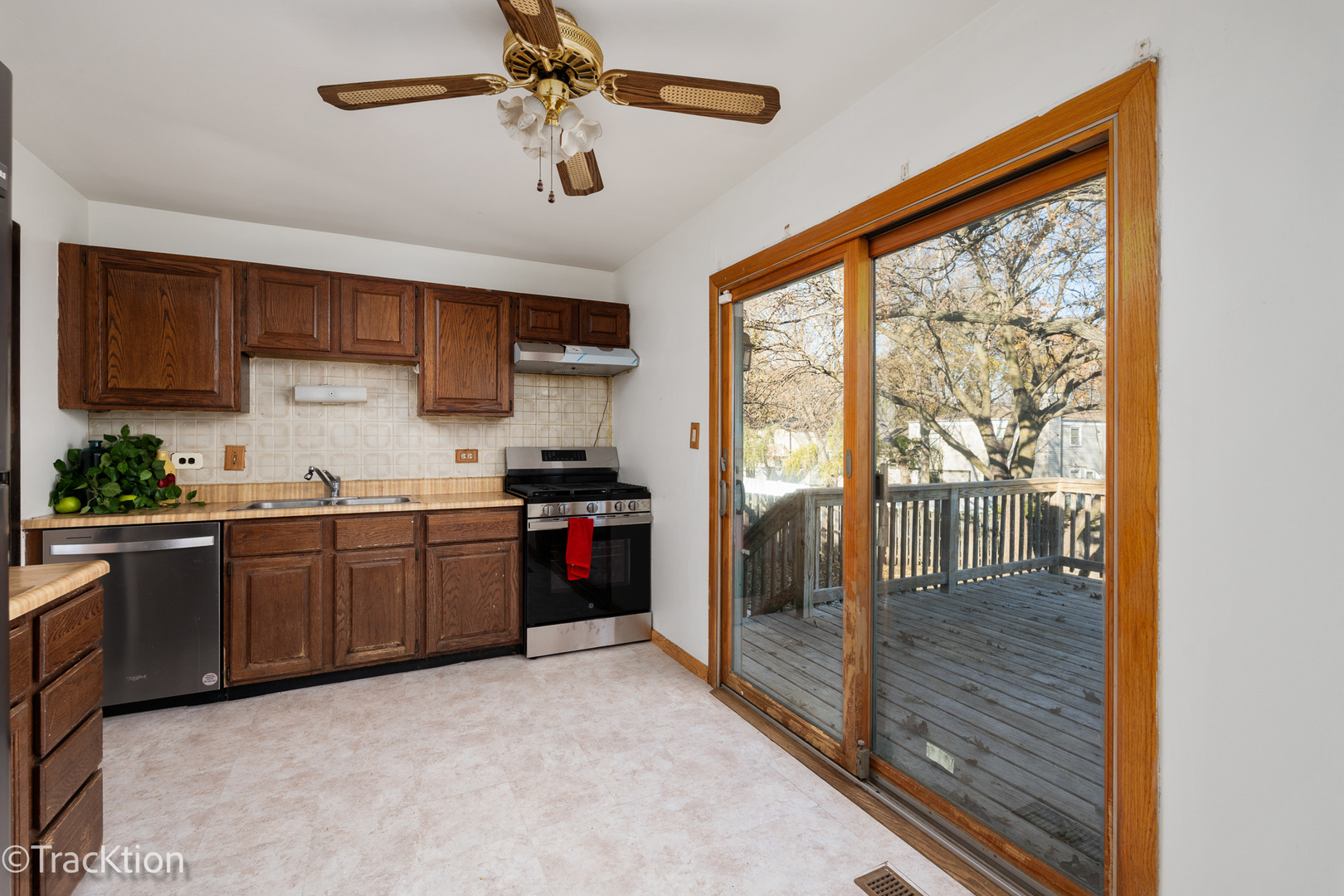 672 Londonberry Lane, Bolingbrook, IL 60440