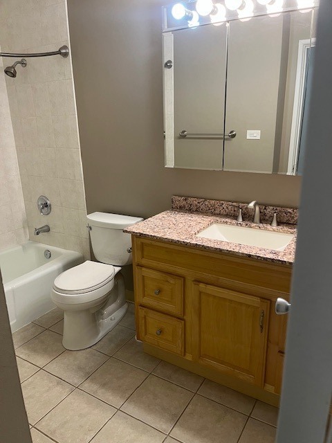 2423 N Kennicott Drive #1C, Arlington Heights, IL 60004