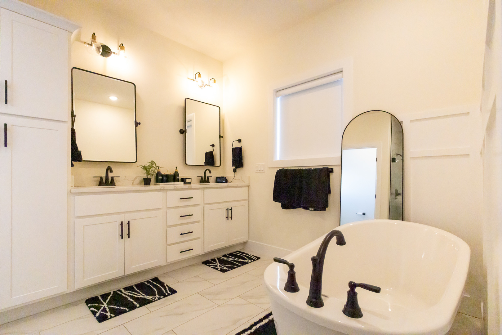 1112 Bell Grove Lane, Bloomington, IL 61705