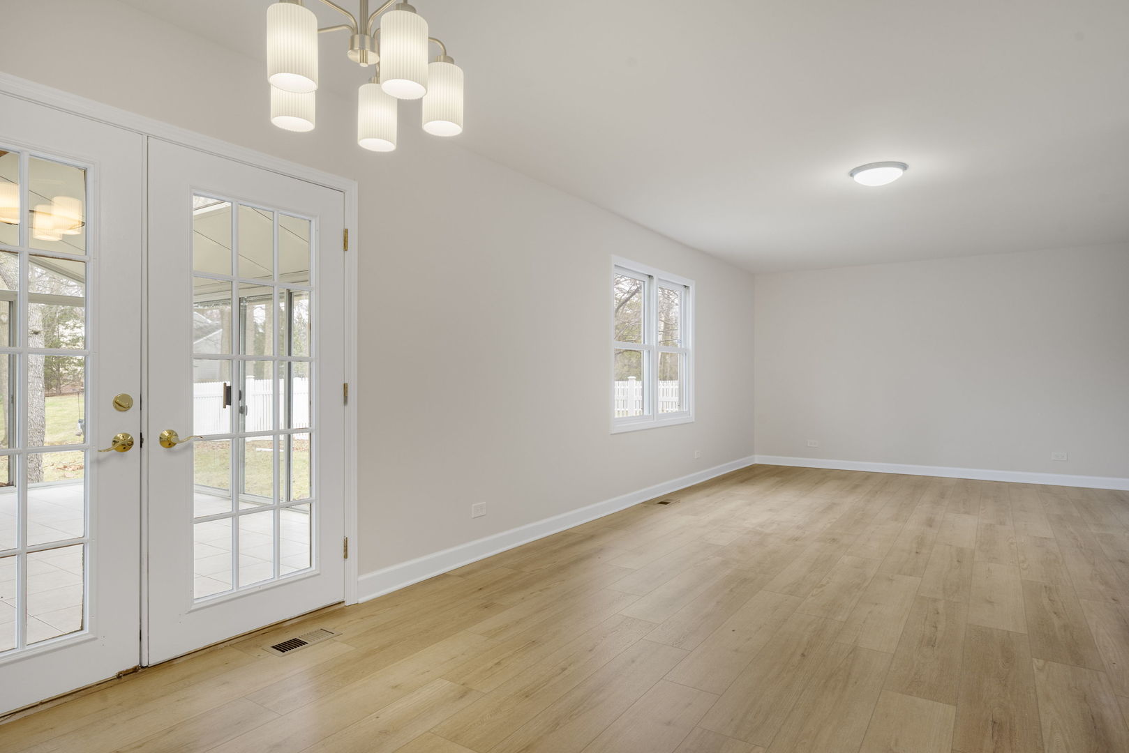 608 Carriage HIll Road, Island Lake, IL 60042