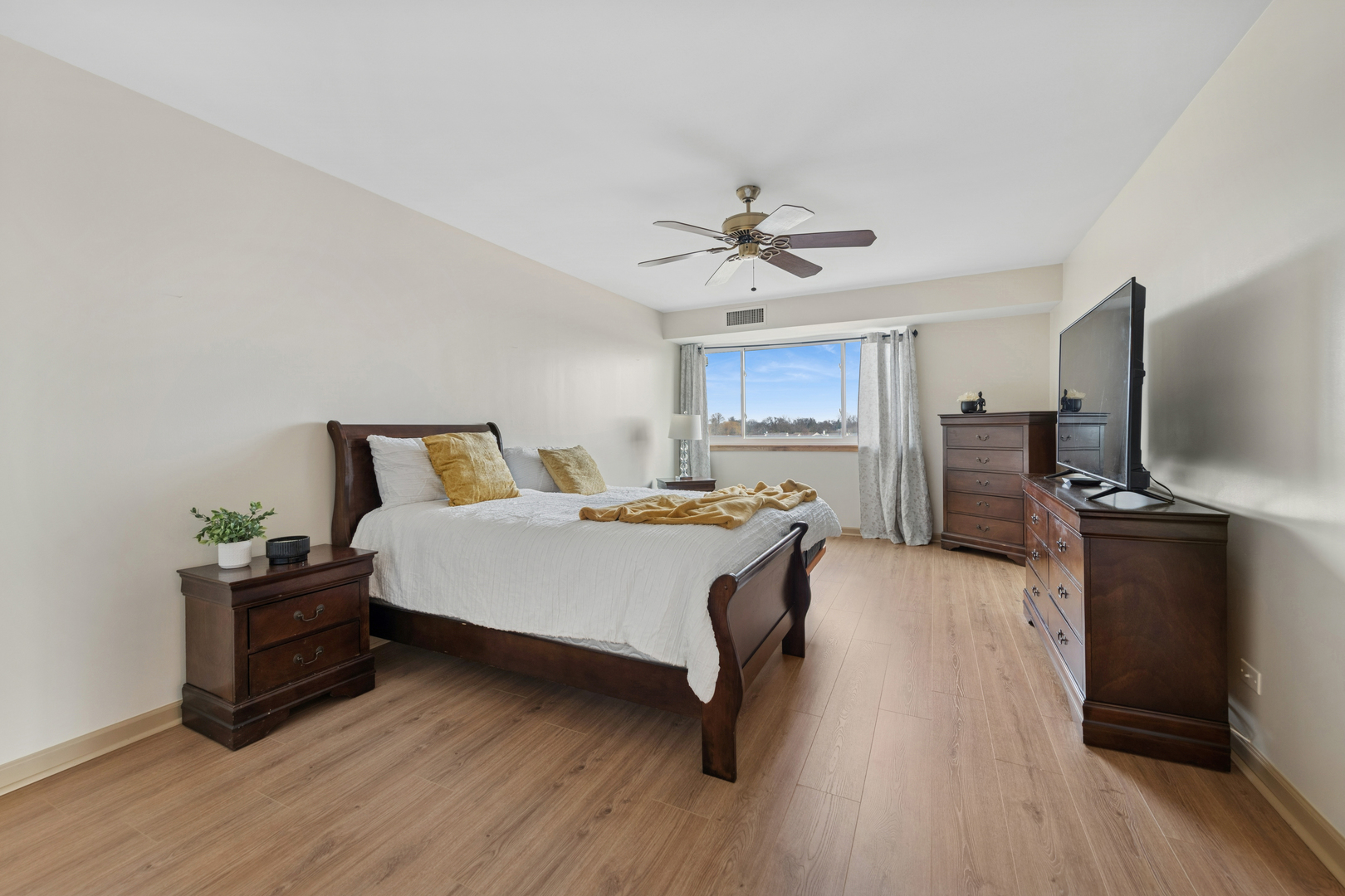 3700 Capri Court #510, Glenview, IL 60025