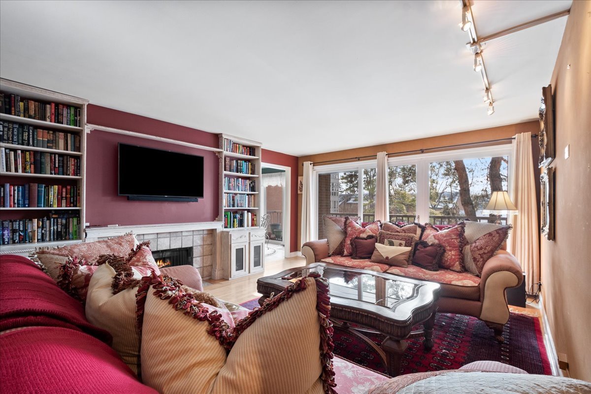 22 Park Lane #220, Park Ridge, IL 60068