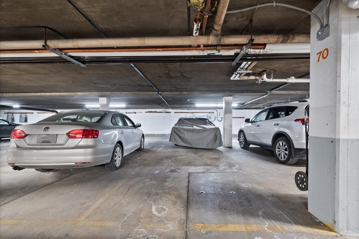 22 Park Lane #220, Park Ridge, IL 60068