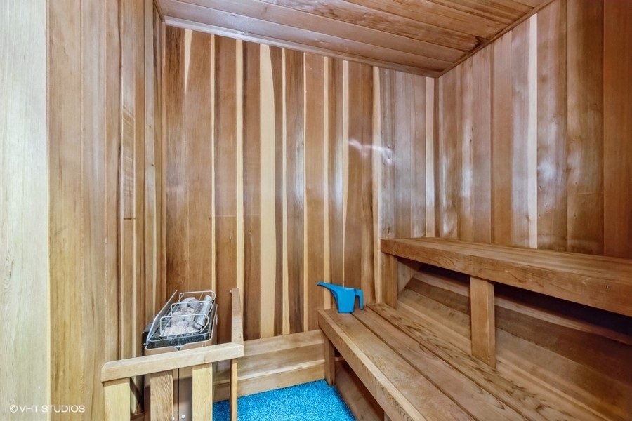 22 Park Lane #220, Park Ridge, IL 60068