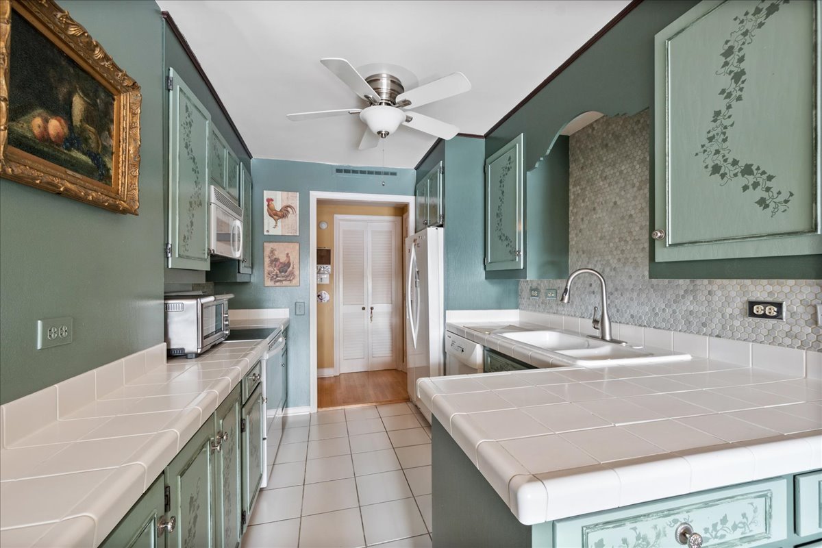 22 Park Lane #220, Park Ridge, IL 60068