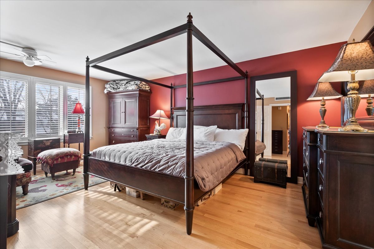 22 Park Lane #220, Park Ridge, IL 60068