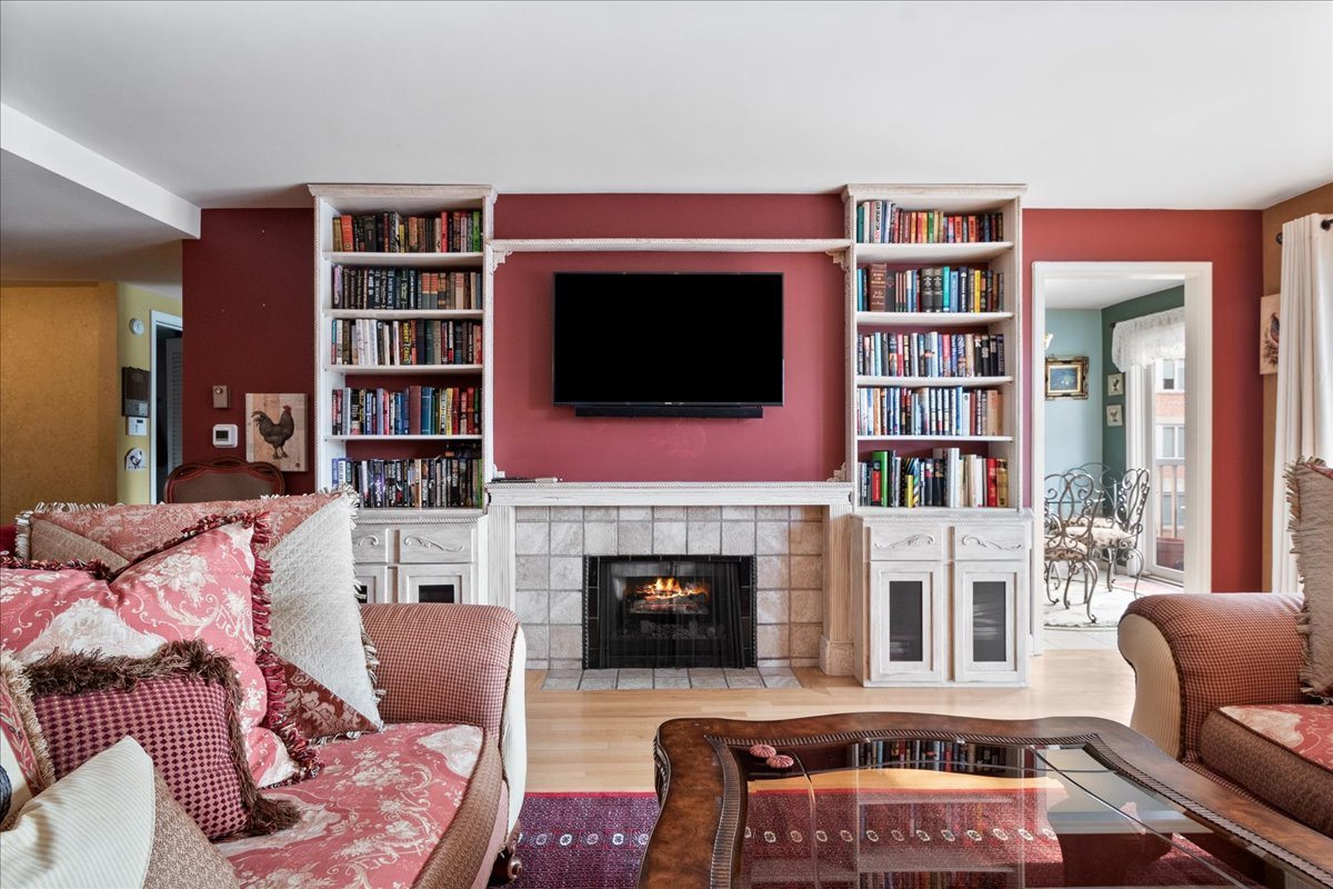 22 Park Lane #220, Park Ridge, IL 60068