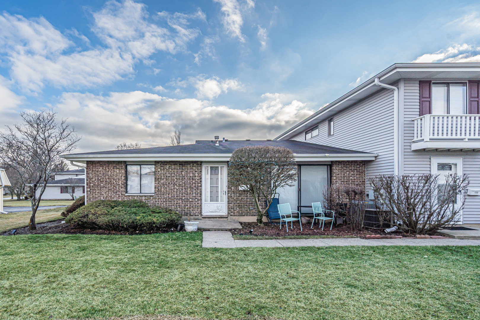 125 Millbrook Lane #125, Schaumburg, IL 60193