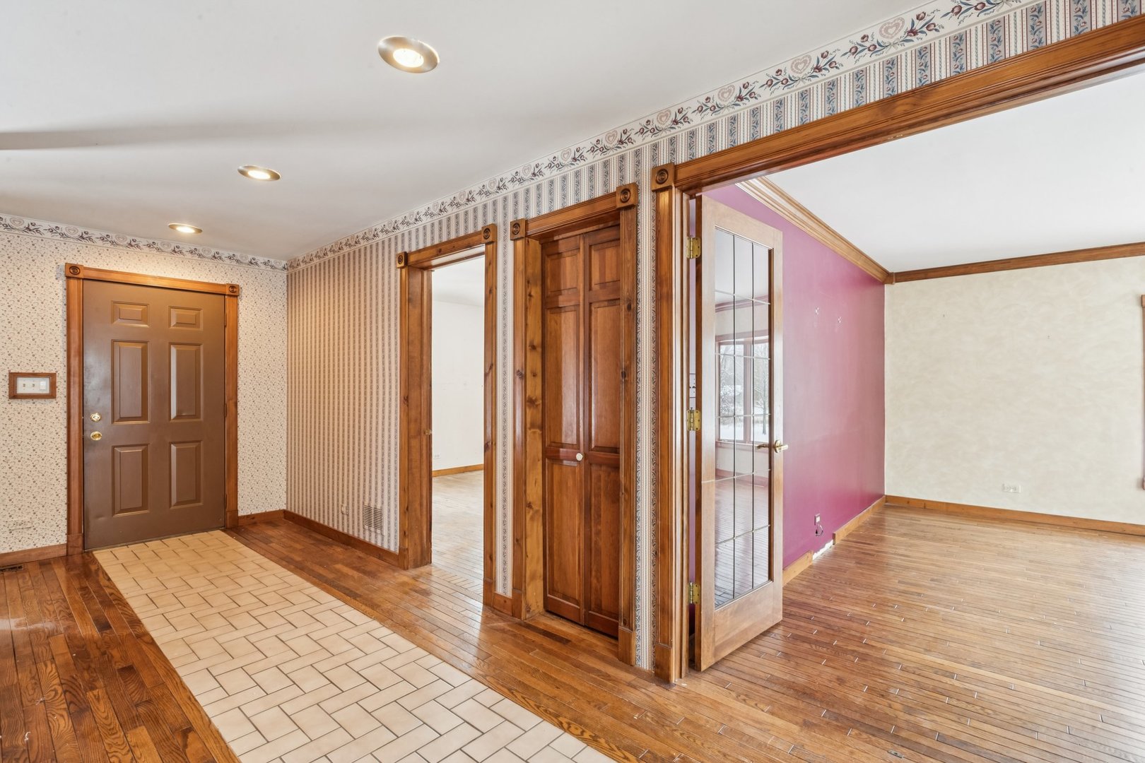 10N800 Muirhead Road, Elgin, IL 60124