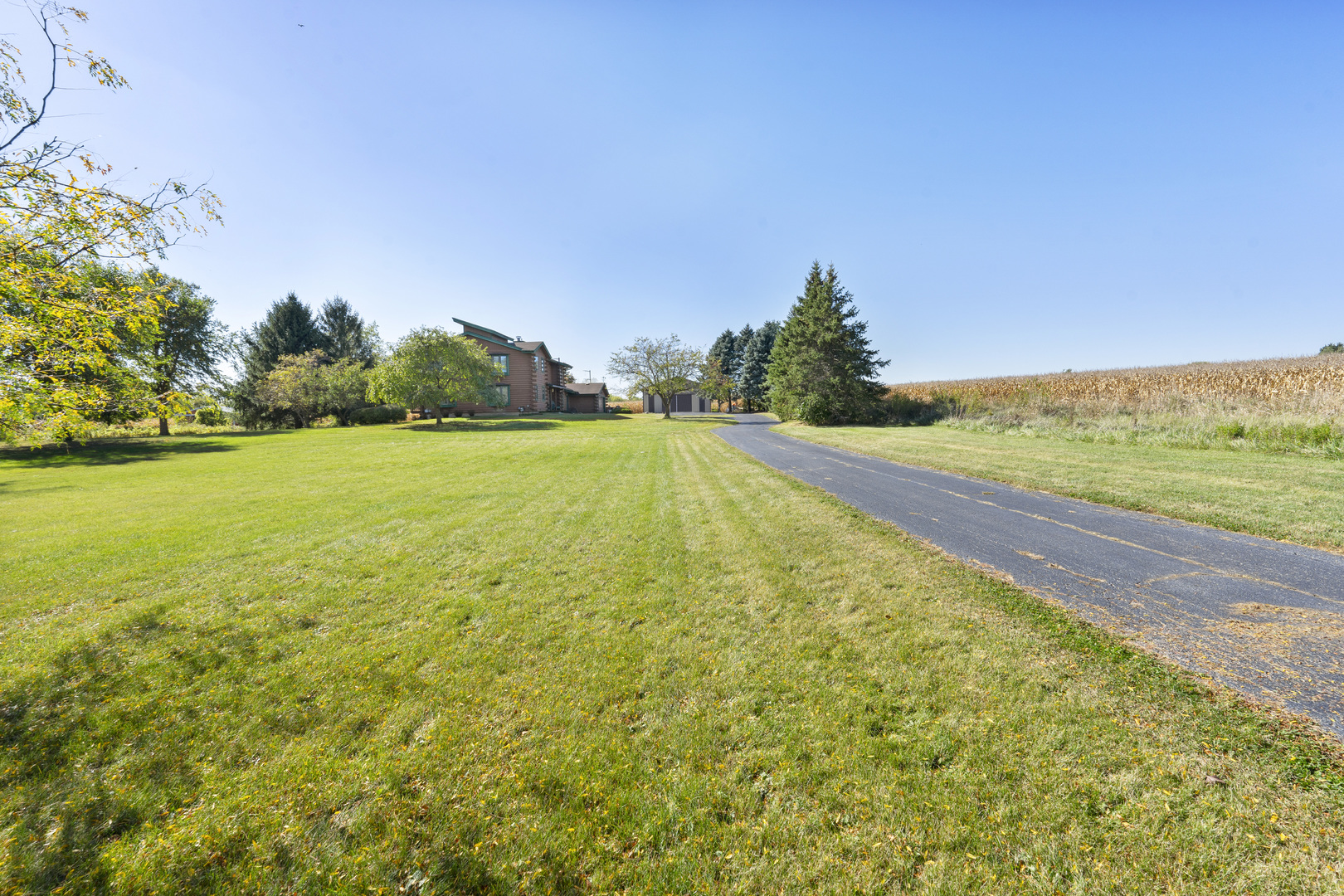 10N800 Muirhead Road, Elgin, IL 60124