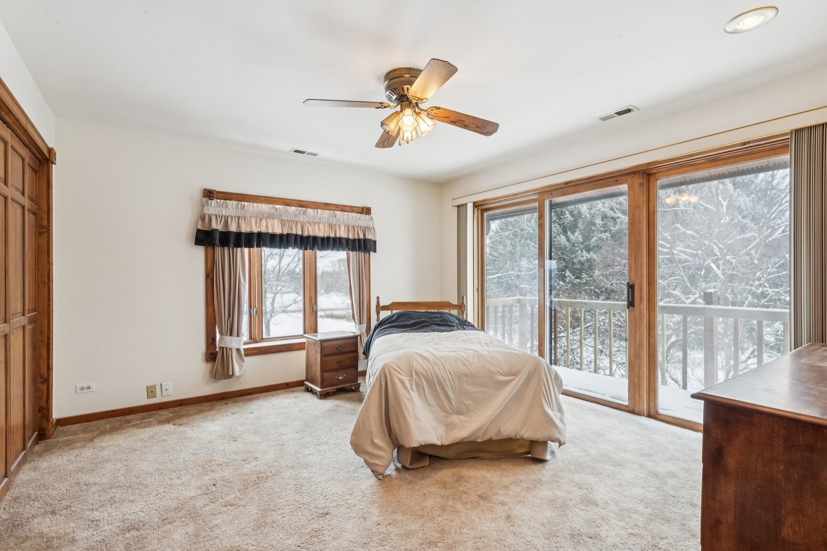 10N800 Muirhead Road, Elgin, IL 60124