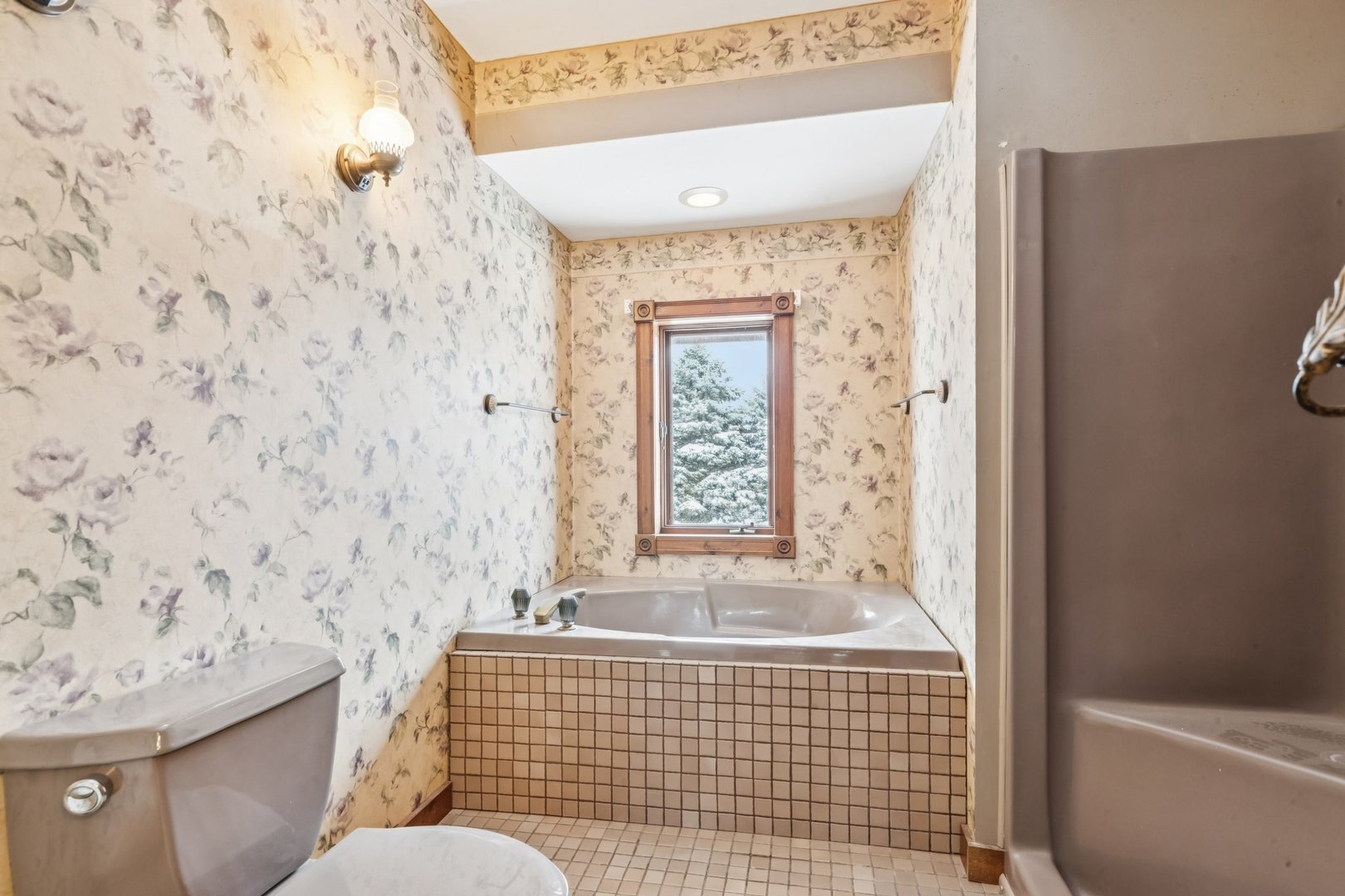 10N800 Muirhead Road, Elgin, IL 60124