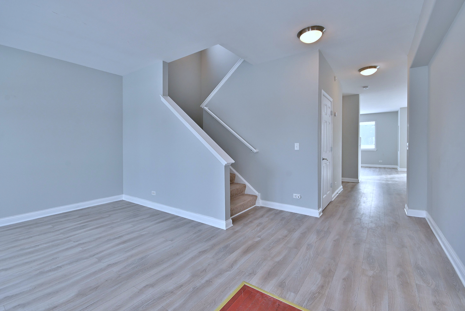 233 Pawtucket Avenue, Elgin, IL 60124