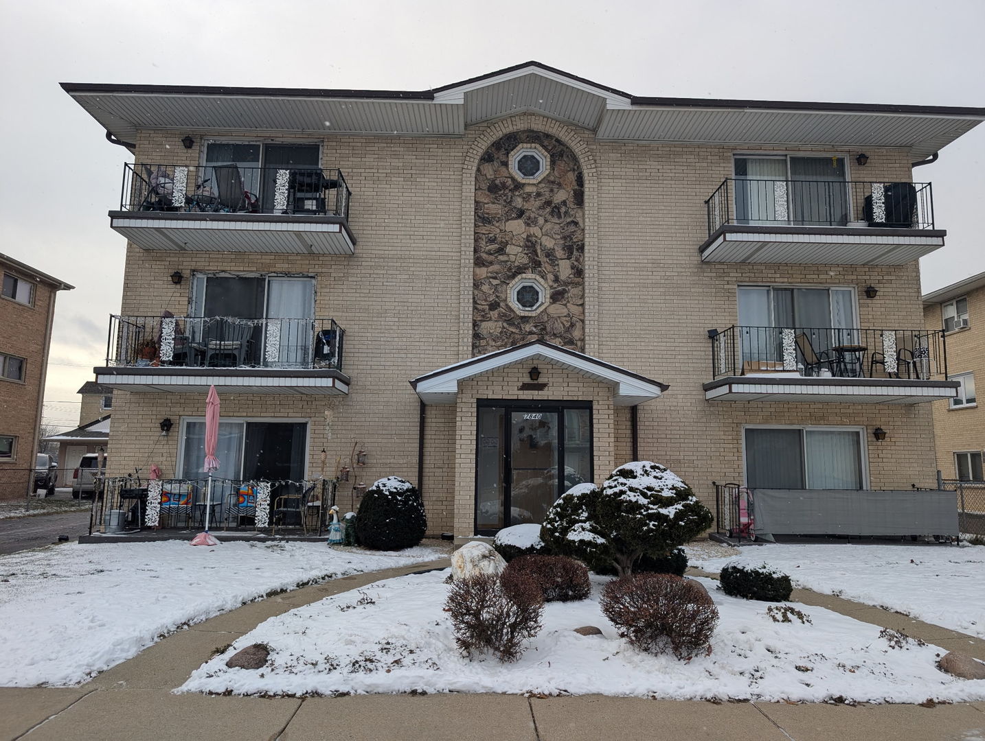 7840 Normandy Avenue #2N, Burbank, IL 60459