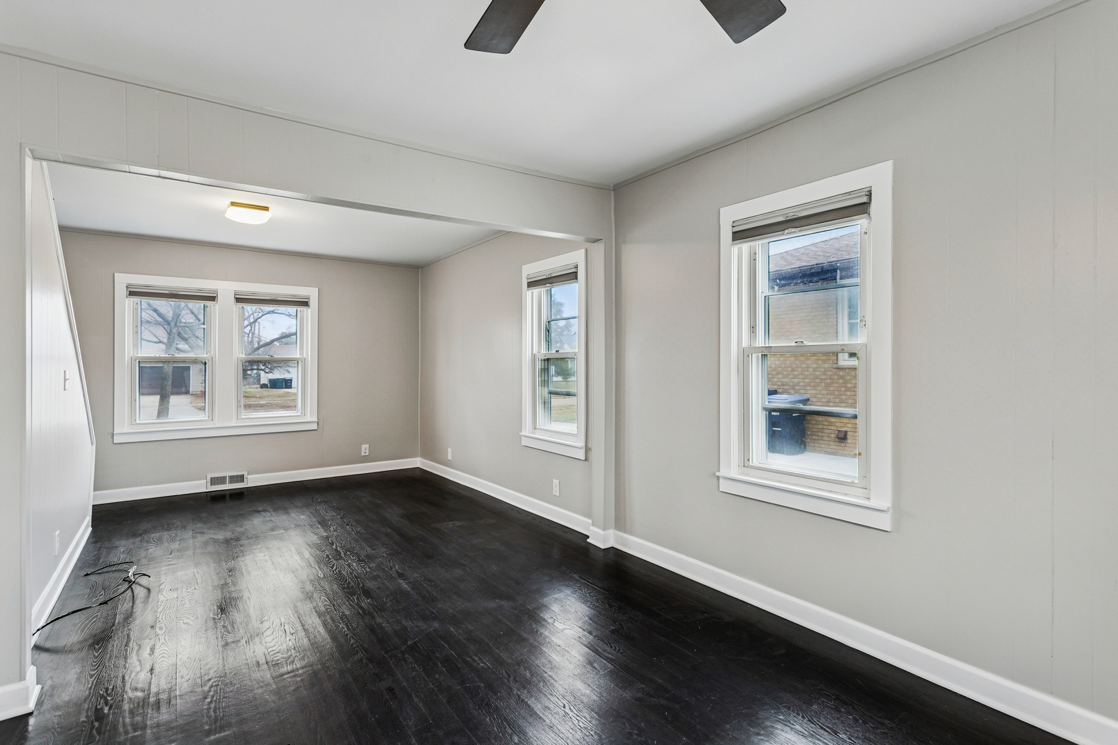 1625 Estes Avenue, Des Plaines, IL 60018