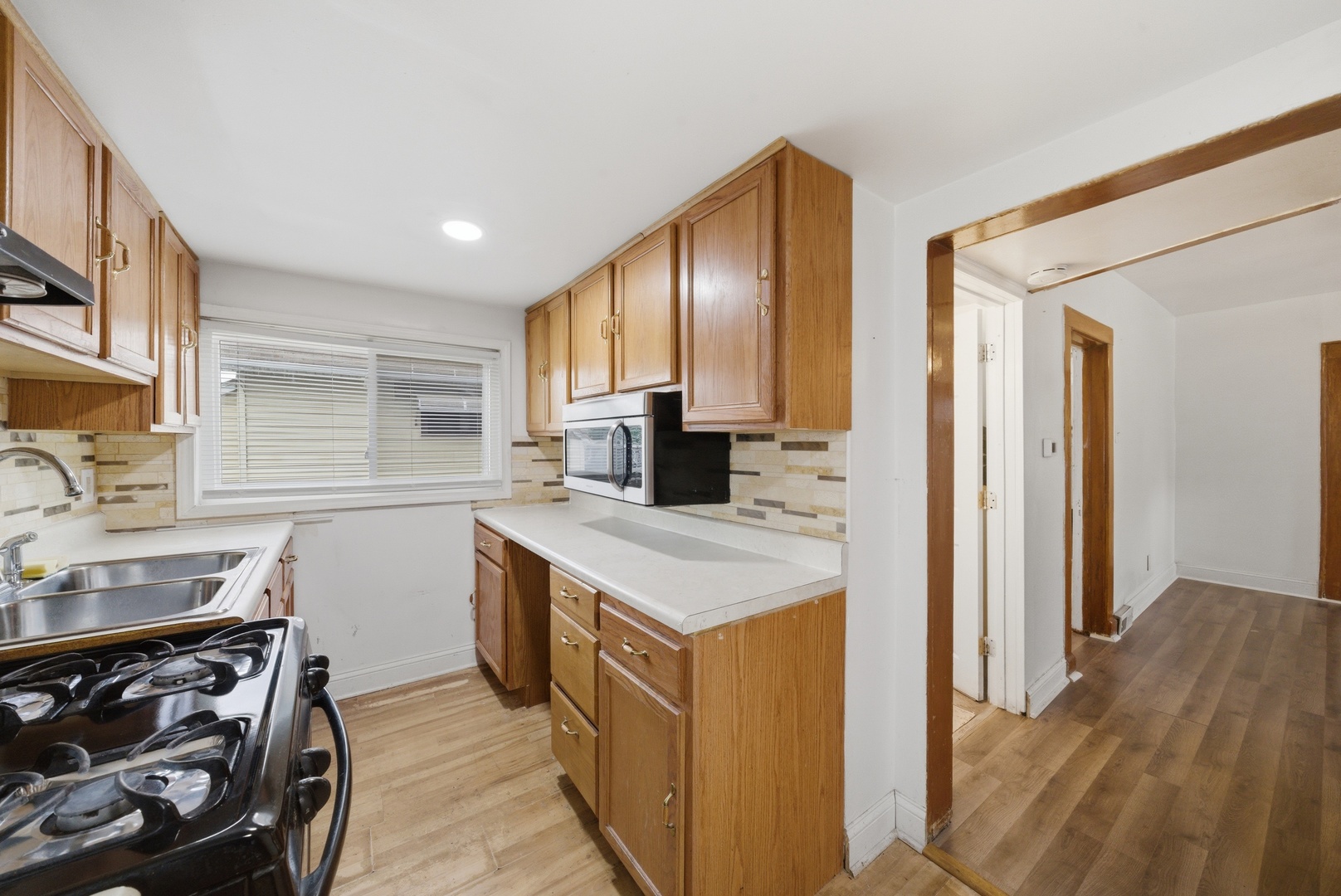 814 S 11th Avenue, Maywood, IL 60153