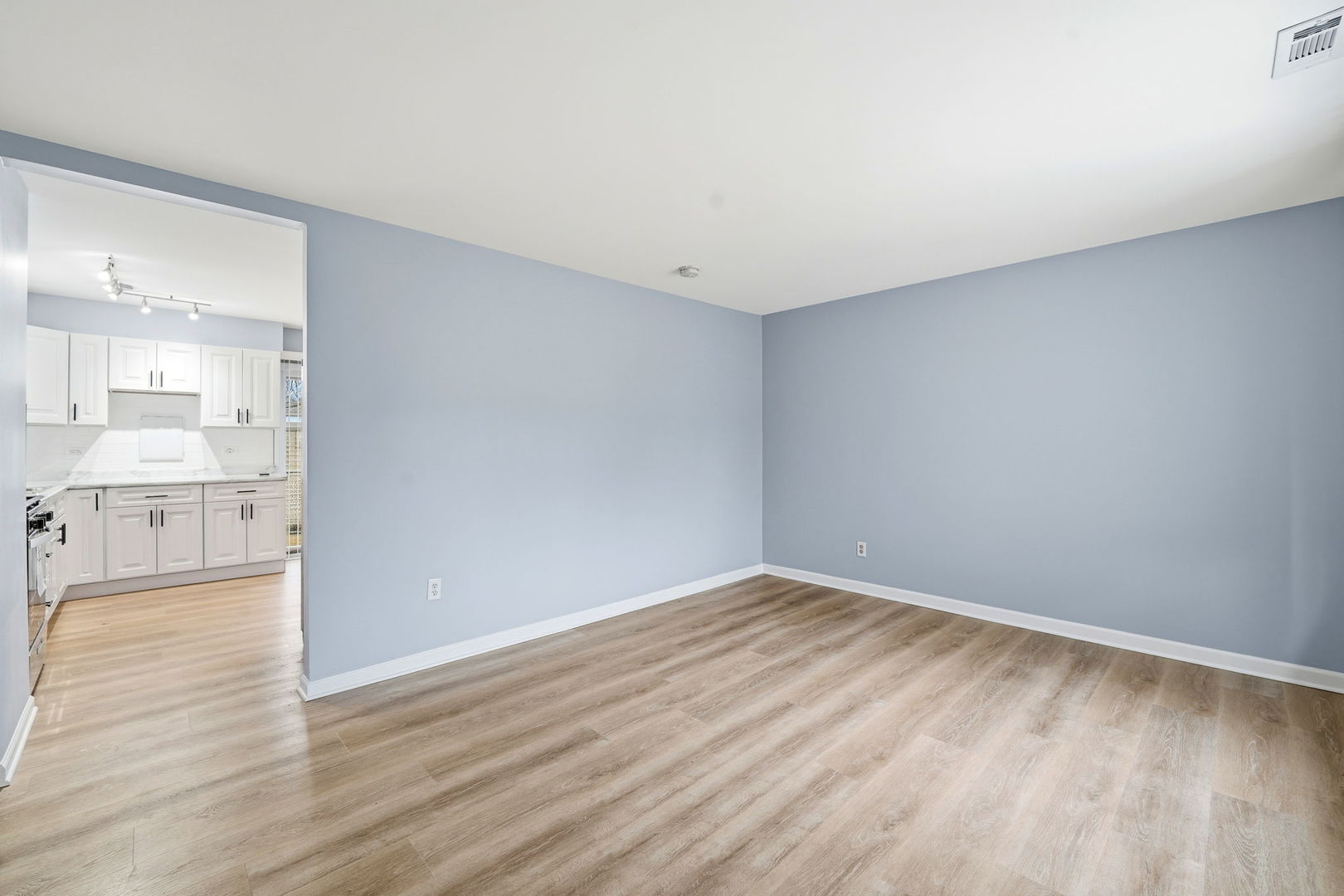 210 Willow Road, Streamwood, IL 60107