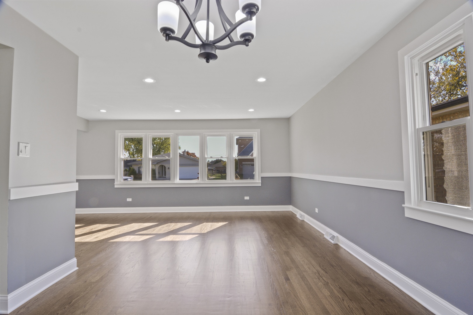 5748 W 89th Place, Oak Lawn, IL 60453