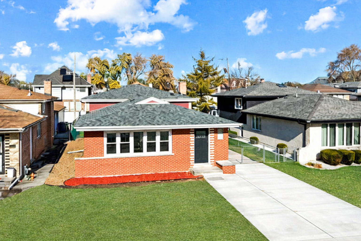 5748 W 89th Place, Oak Lawn, IL 60453