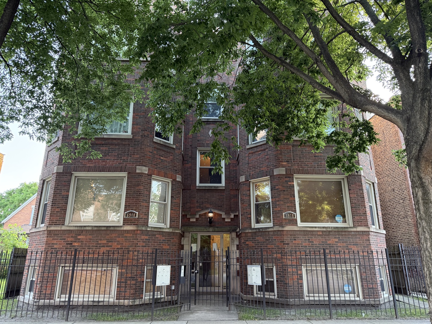 6938 S Dorchester Avenue #2, Chicago, IL 60637