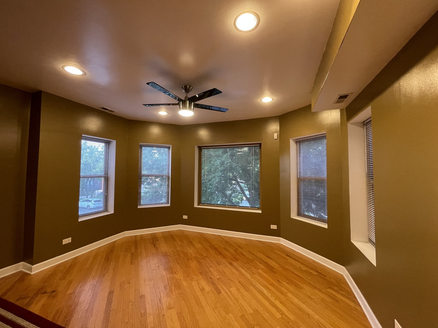 6938 S Dorchester Avenue #2, Chicago, IL 60637