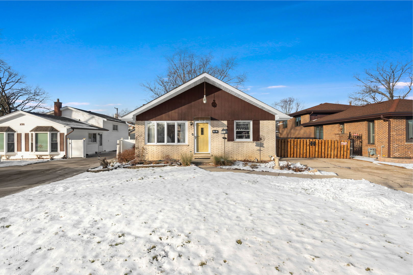 138 N Elmwood Avenue, Wood Dale, IL 60191