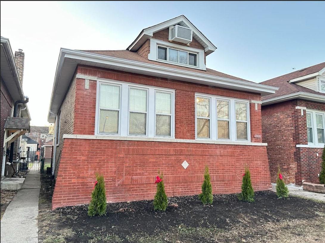 7926 S Michigan Avenue, Chicago, IL 60619