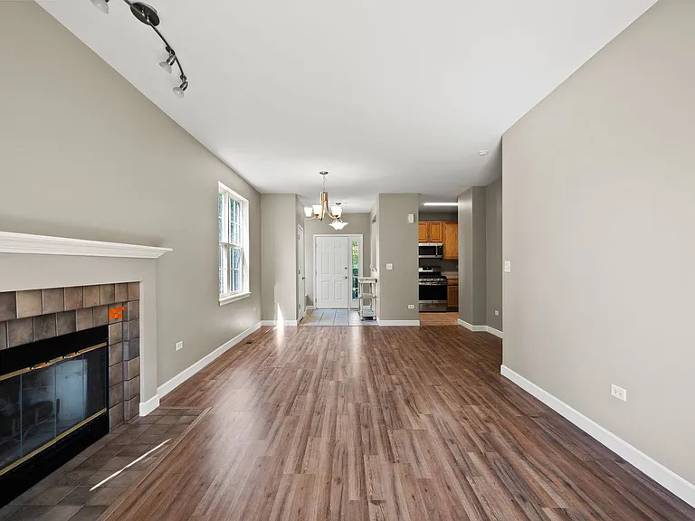 2568 Golf Ridge Circle #2568, Naperville, IL 60563