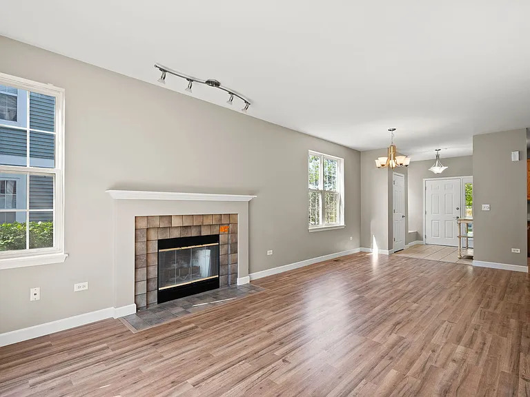 2568 Golf Ridge Circle #2568, Naperville, IL 60563