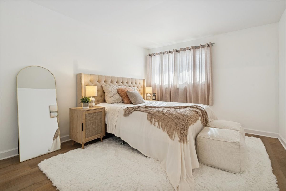 501 Carlysle Drive #7, Clarendon Hills, IL 60514