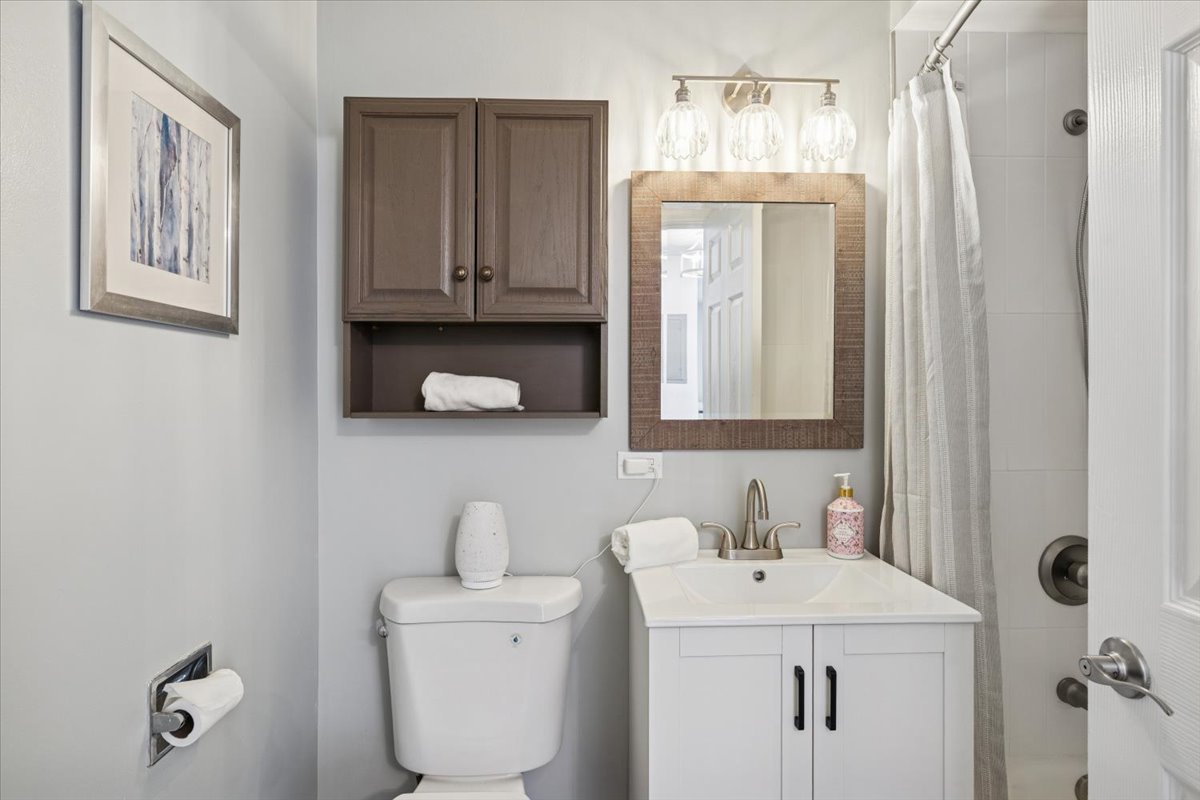 501 Carlysle Drive #7, Clarendon Hills, IL 60514